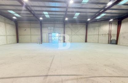 Warehouse - Studio for rent in Phase 2 - Dubai Investment Park (DIP) - Dubai