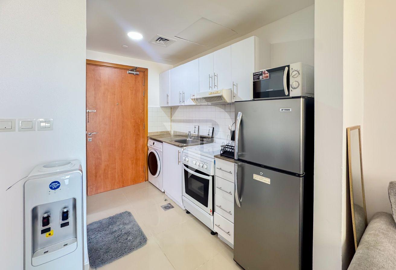 Fully Furnished | Prime Location | Parking photo 6