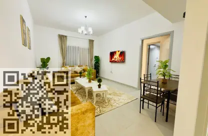 شقة - غرفة نوم - 2 حمامات للايجار في مساكن كورنيش عجمان - طريق كورنيش عجمان - عجمان