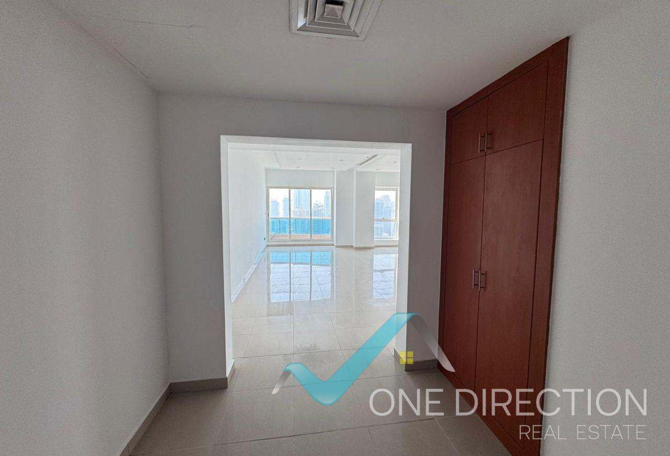 Spacious Layout | High Floor | Unfurnished photo 4