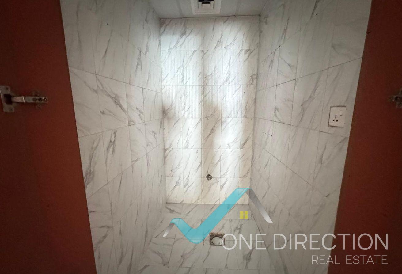 Spacious Layout | High Floor | Unfurnished photo 11