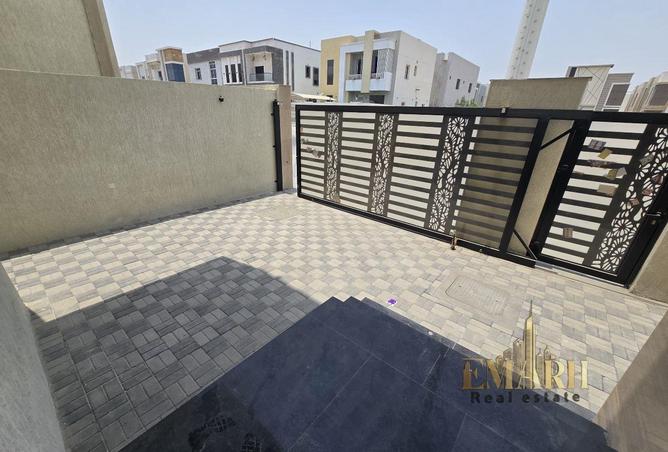 90906017 - Property Image 3