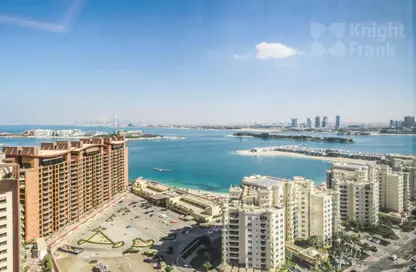 Apartment - 1 Bedroom - 2 Bathrooms for sale in The Palm Tower - Palm Jumeirah - Dubai