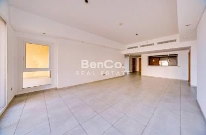 Apartment - 2 Bedrooms - 3 Bathrooms for rent in Marina Residences 2 - Marina Residences - Palm Jumeirah - Dubai