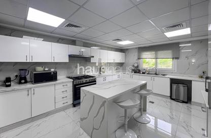 Villa - 5 - 6 for rent in Meadows 1 - Meadows - Dubai Villa - 5 - 6 for rent in Meadows 1 - Meadows - Dubai
