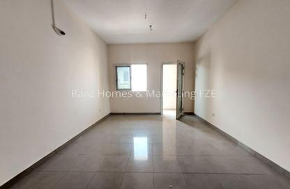 Apartment - 1 - 2 for rent in Al Amal Building - Um Altaraffa - Sharjah