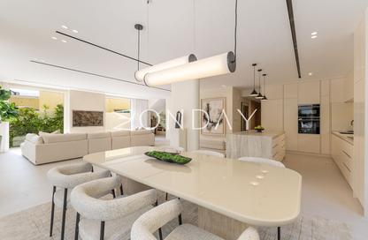 Villa - 4 - 5 for sale in District 6 - Jumeirah Park - Dubai