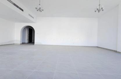 Apartment - 2 Bedrooms - 2 Bathrooms for rent in Al Mamzar Tower - Al Mamzar - Sharjah - Sharjah