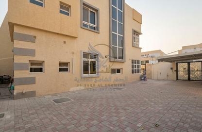 Villa - 4 - 6 for rent in Al Jazzat - Al Riqqa - Sharjah