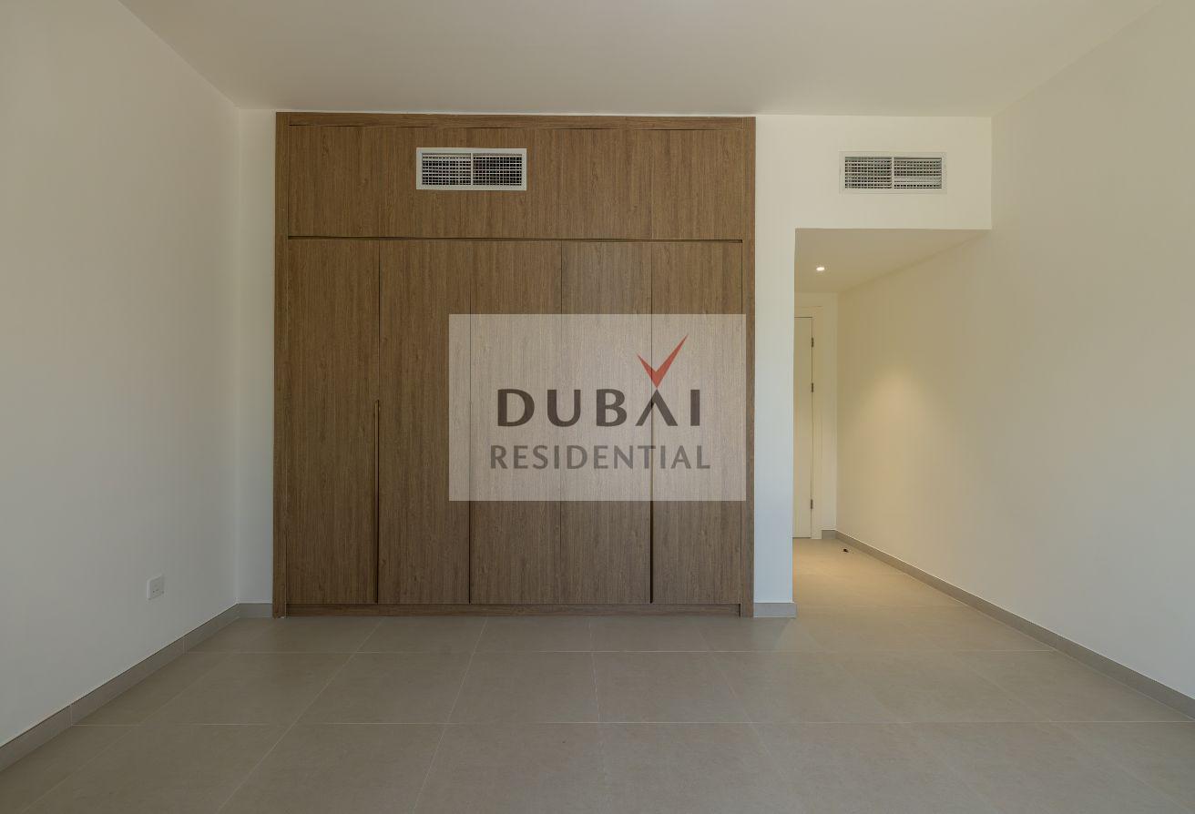Premium 3BR TH |Direct From Developer |Near to SZR photo 5