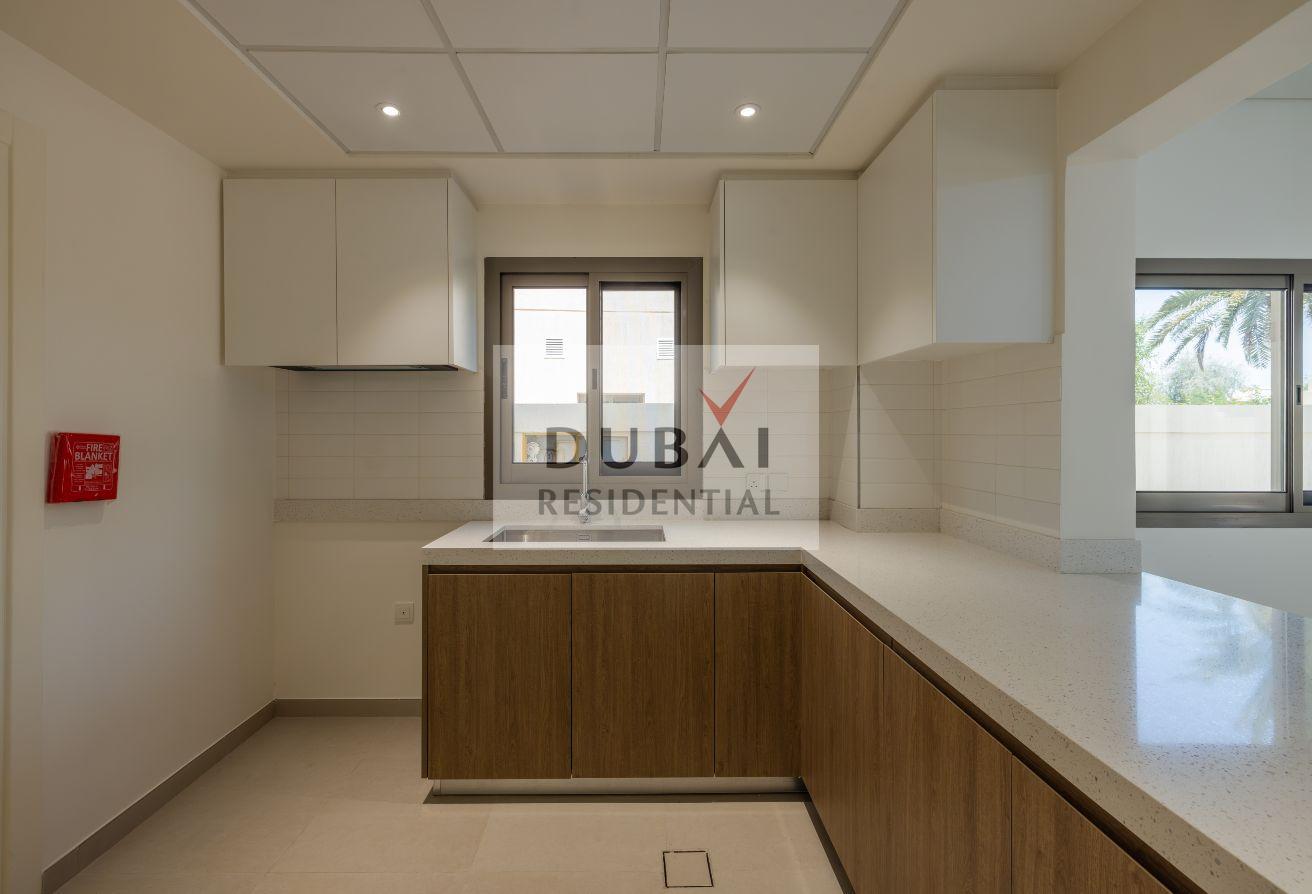 Premium 3BR TH |Direct From Developer |Near to SZR photo 16