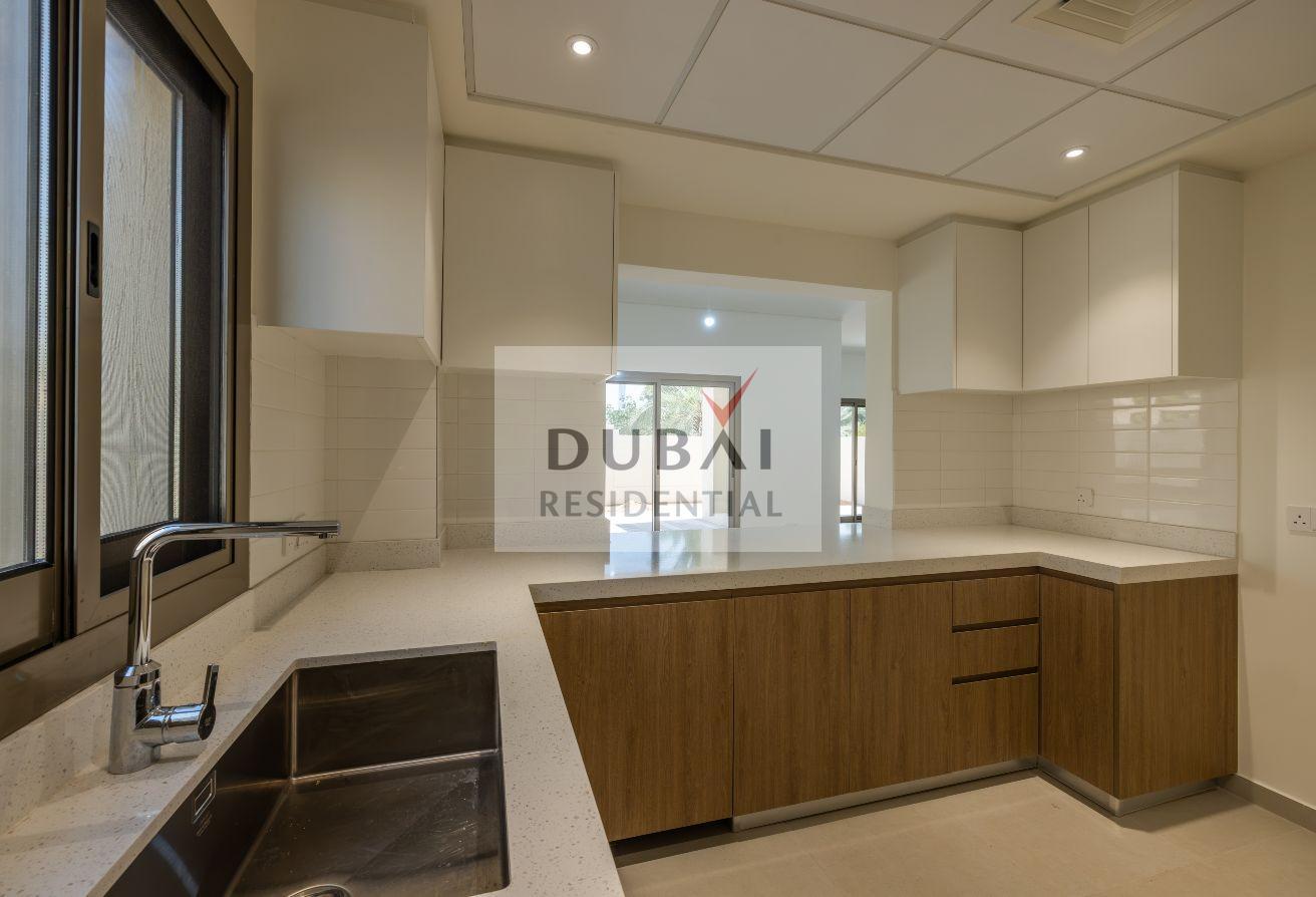 Premium 3BR TH |Direct From Developer |Near to SZR photo 14