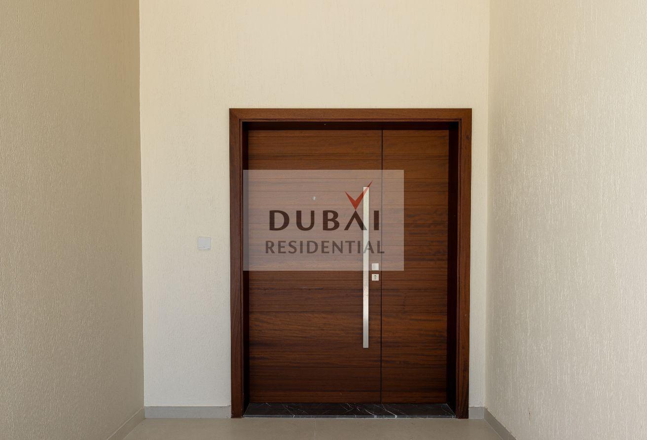 Premium 3BR TH |Direct From Developer |Near to SZR photo 12
