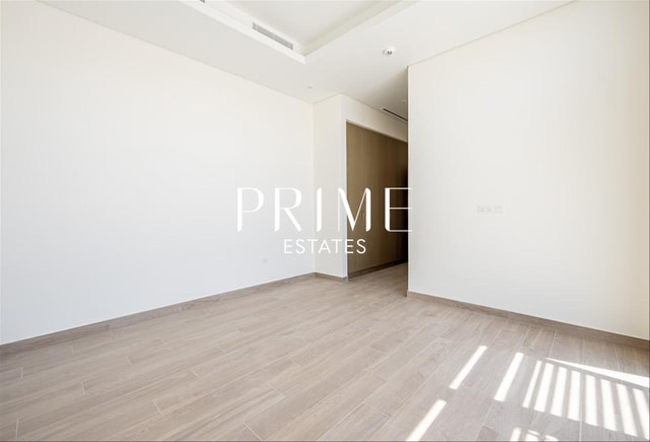 Spacious 4BR Villa | Ready to Move I MBR City photo 23