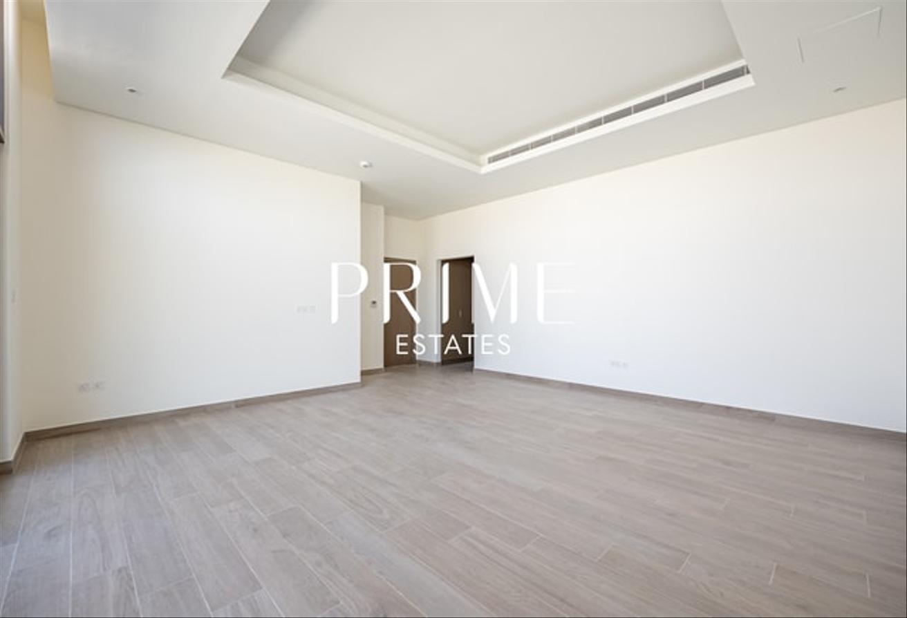Spacious 4BR Villa | Ready to Move I MBR City photo 26