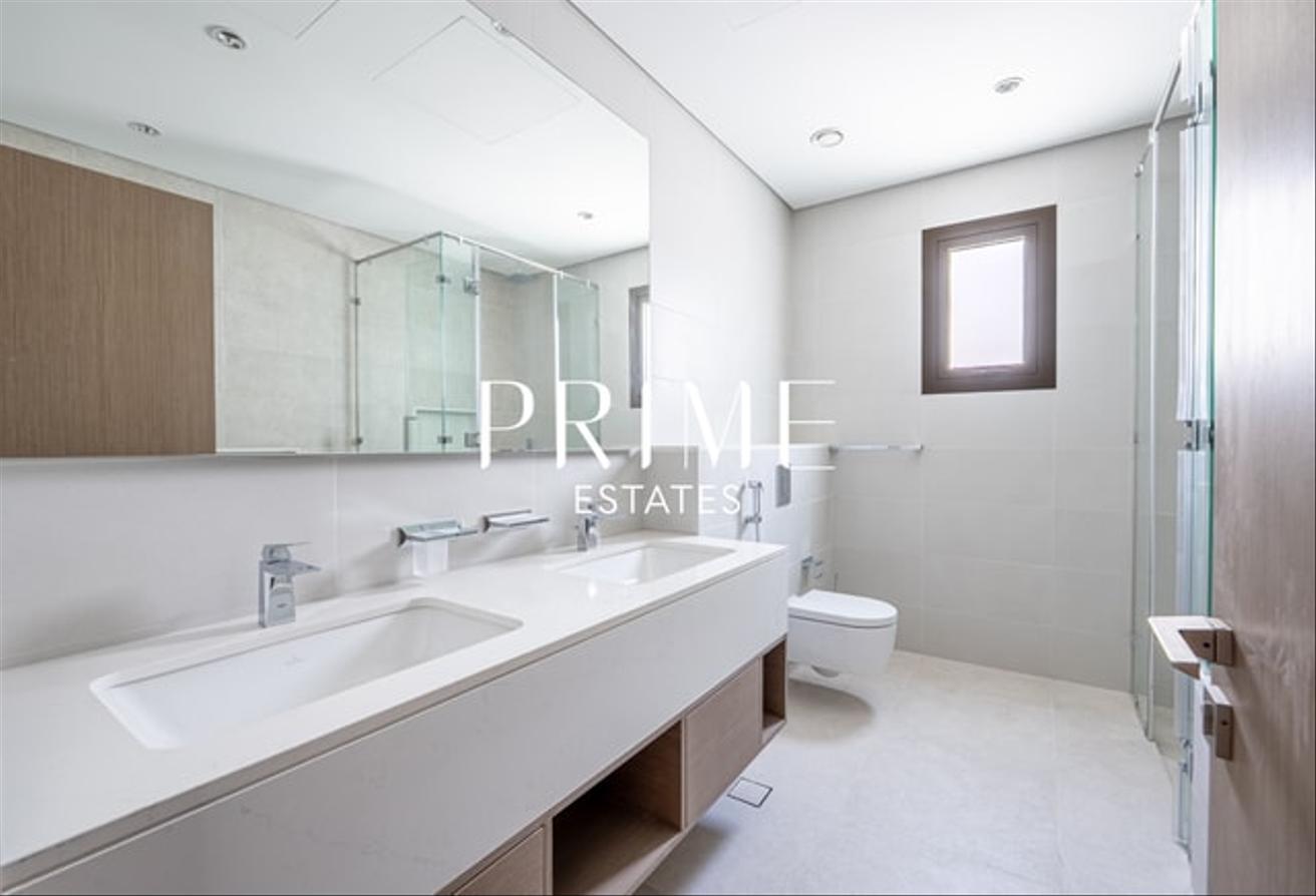 Spacious 4BR Villa | Ready to Move I MBR City photo 28