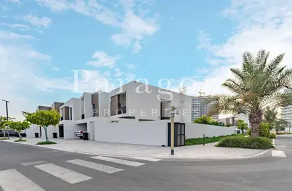 تاون هاوس - 3 غرف نوم - 4 حمامات للايجار في فيلات ماربيلا الاولى - ماربيا - ميناء العرب - راس الخيمة - رأس الخيمة