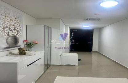 Apartment - 2 Bedrooms - 3 Bathrooms for rent in Ocean Terrace - Marina Square - Al Reem Island - Abu Dhabi