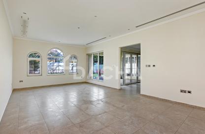 Villa - 3 Bedrooms - 3 Bathrooms for rent in District 5 - Jumeirah Park - Dubai