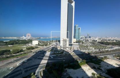 Apartment - 2 Bedrooms - 3 Bathrooms for rent in Etihad Tower 4 - Etihad Towers - Corniche Road - Abu Dhabi