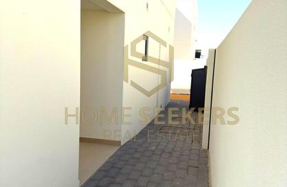 Villa - 4 Bedrooms - 5 Bathrooms for rent in Fay Al Reeman II - Al Shamkha - Abu Dhabi