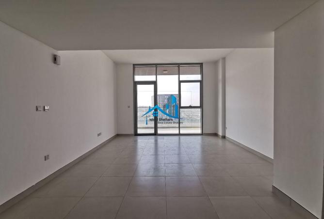 Spacious 1BHK | Pool Facing | 2 Bathrooms |Balcony photo 2