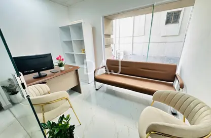 مكتب - غرفة نوم - 1 حمام للايجار في ريم ريزدنسي - الكرامة - دبي مكتب - غرفة نوم - 1 حمام للايجار في ريم ريزدنسي - الكرامة - دبي