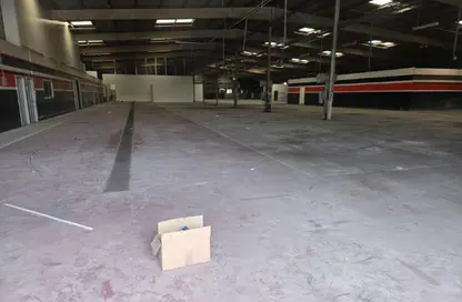 Warehouse - Studio - 6 Bathrooms for rent in Al Quoz - Dubai