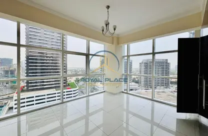 Apartment - 2 Bedrooms - 2 Bathrooms for rent in Oasis Tower 1 - Dubai Sports City - Dubai