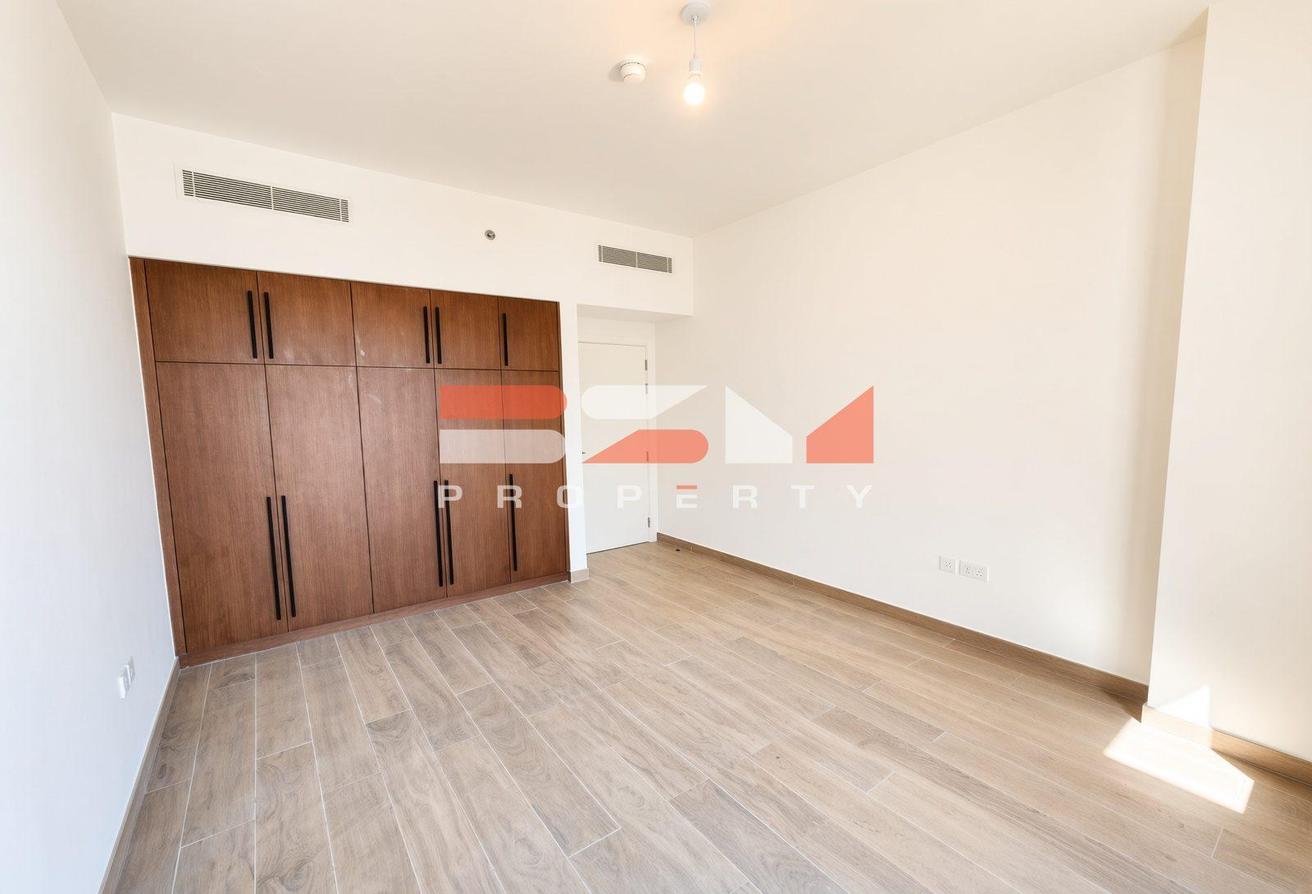POOL VIEW | READY TO MOVE | MID FLOOR | SPACIOUS photo 10