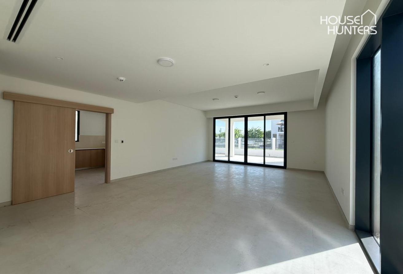 Prime location | Brand New | Bright layout photo 5