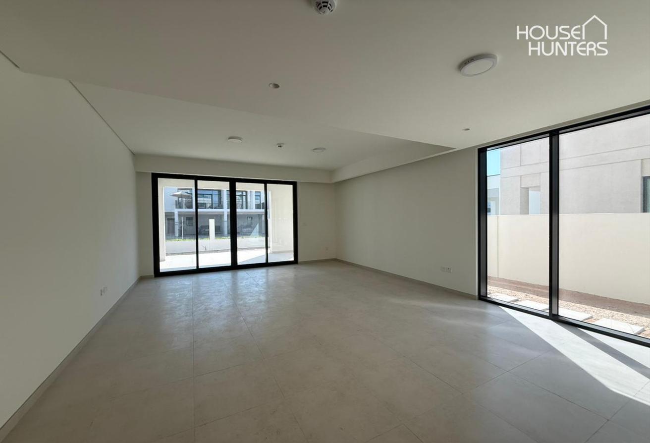 Prime location | Brand New | Bright layout photo 2