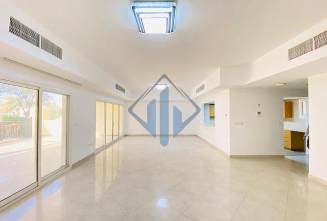 70670674 - Property Image 3