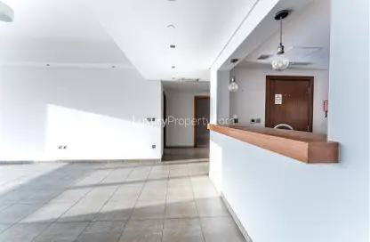 Apartment - 2 Bedrooms - 3 Bathrooms for sale in Marina Residences 4 - Marina Residences - Palm Jumeirah - Dubai