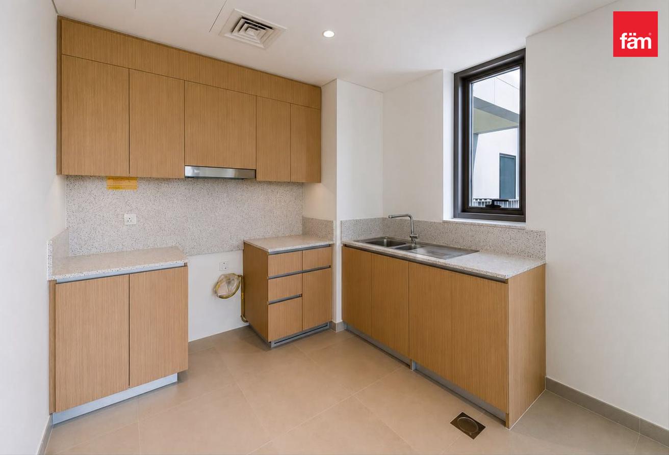Bright With Natural Sunlight | Corner Unit photo 8