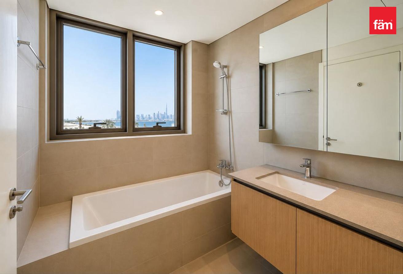 Bright With Natural Sunlight | Corner Unit photo 7