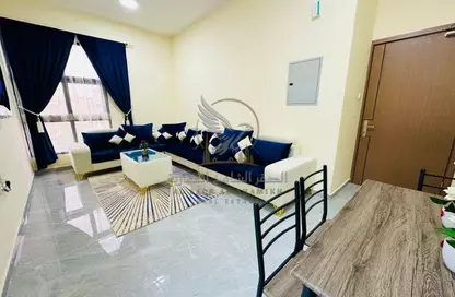 شقة - غرفة نوم - 2 حمامات للايجار في مساكن كورنيش عجمان - طريق كورنيش عجمان - عجمان