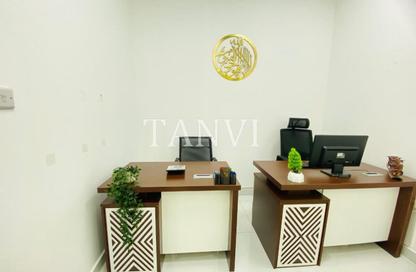 Office Space - Studio - 1 Bathroom for rent in Red Avenue - Al Garhoud - Dubai