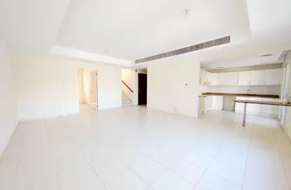 Villa - 3 Bedrooms - 3 Bathrooms for rent in Springs 11 - The Springs - Dubai