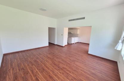 Villa - 3 Bedrooms - 4 Bathrooms for rent in Springs 14 - The Springs - Dubai Villa - 3 Bedrooms - 4 Bathrooms for rent in Springs 14 - The Springs - Dubai