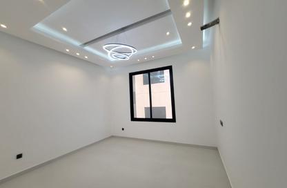 عمارة بالكامل - استوديو - 8 حمامات للبيع في الرميلة 2 - الرميلة - عجمان