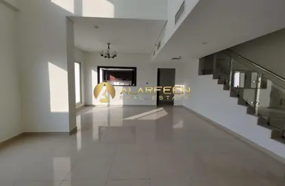 شقة - 2 غرف نوم - 3 حمامات للايجار في بناية رويال جي في سي - الضاحية 10 - قرية جميرا الدائرية - دبي