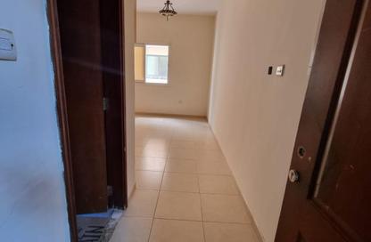 Apartment - Studio - 1 Bathroom for rent in Al Qulaya'ah - Al Sharq - Sharjah