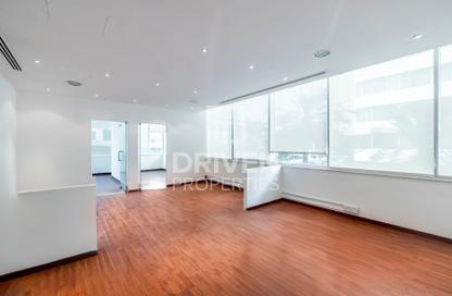 Office Space - Studio for rent in Emaar Business Park Building 2 - Emaar Business Park - Sheikh Zayed Road - Dubai