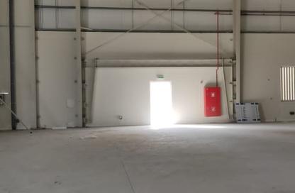 Warehouse - Studio - 2 for rent in Umm Al Thuoob - Umm Al Quwain