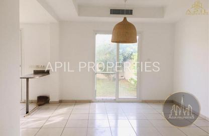 Villa - 2 Bedrooms - 2 Bathrooms for rent in Springs 11 - The Springs - Dubai