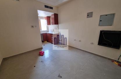 Apartment - Studio - 1 Bathroom for rent in Muwailih Building - Muwaileh - Sharjah