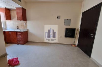Apartment - Studio - 1 Bathroom for rent in Muwailih Building - Muwaileh - Sharjah