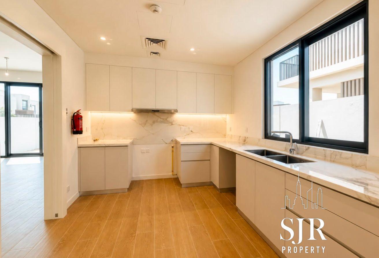 Motivated Landlord | Brand New | Single Row Corner photo 7