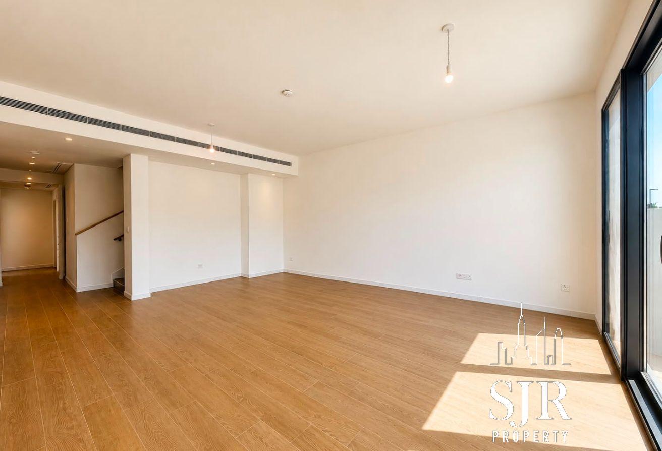Motivated Landlord | Brand New | Single Row Corner photo 5
